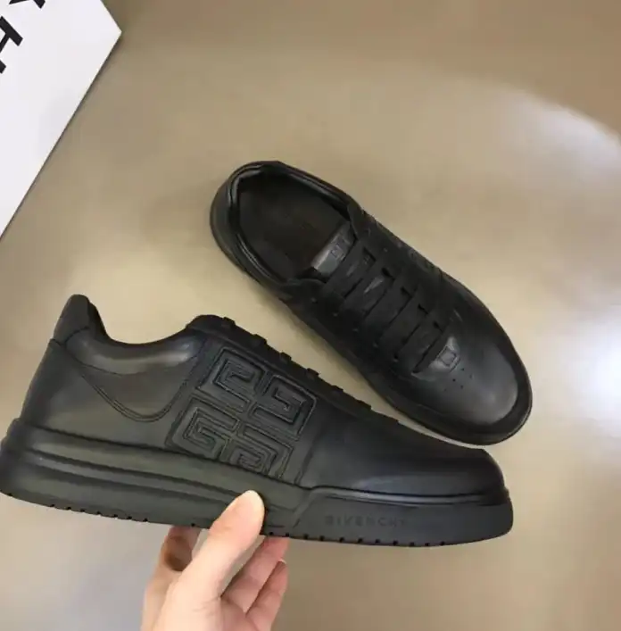 hype Givenchy Sneakers