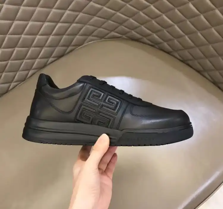 hype Givenchy Sneakers