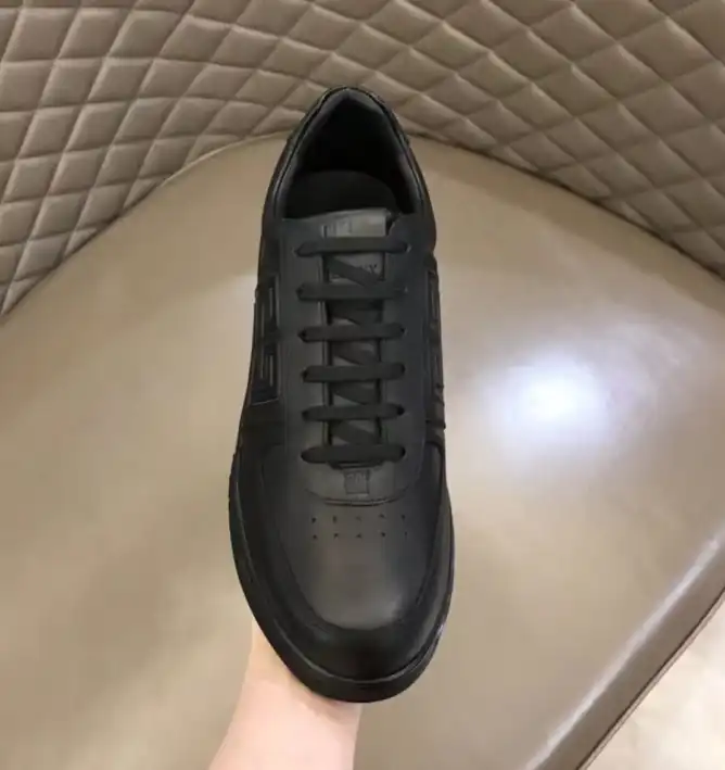 hype Givenchy Sneakers