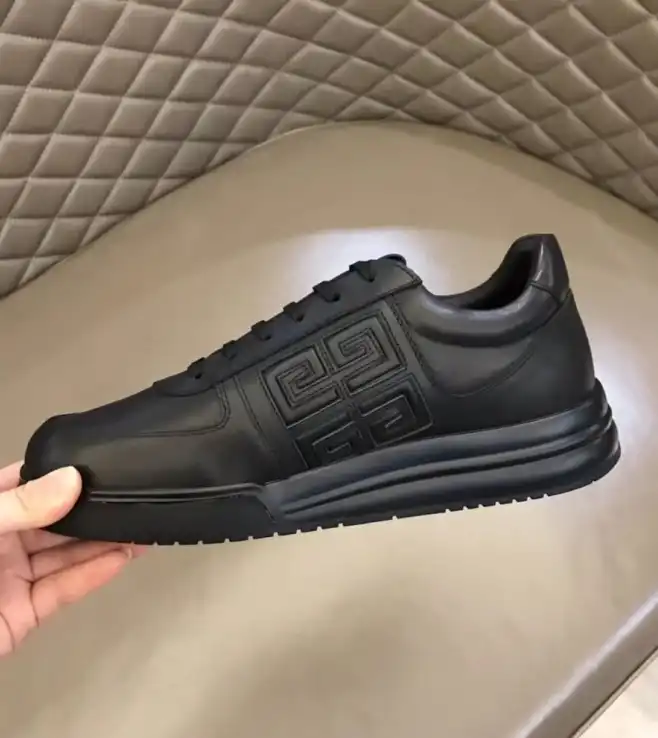 hype Givenchy Sneakers