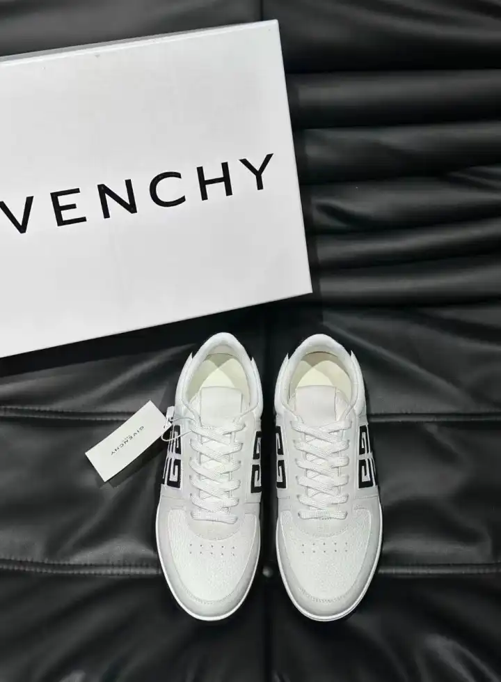 hype Givenchy Sneakers