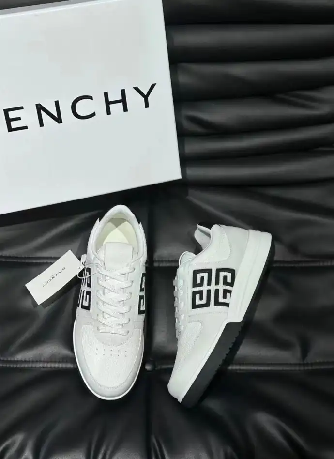 hype Givenchy Sneakers