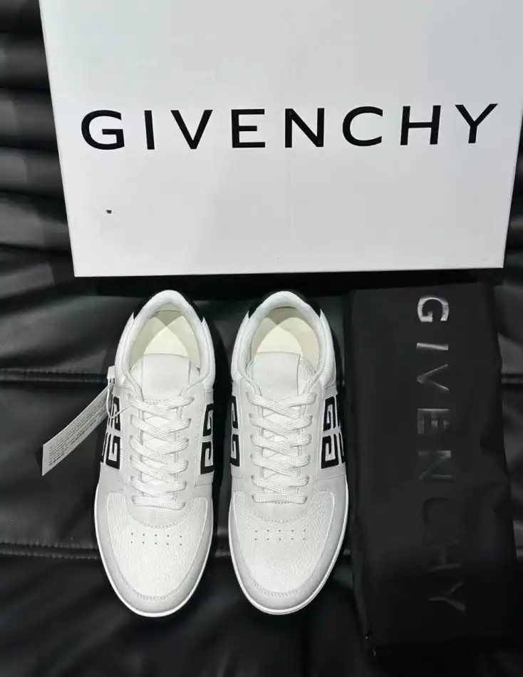 hype Givenchy Sneakers