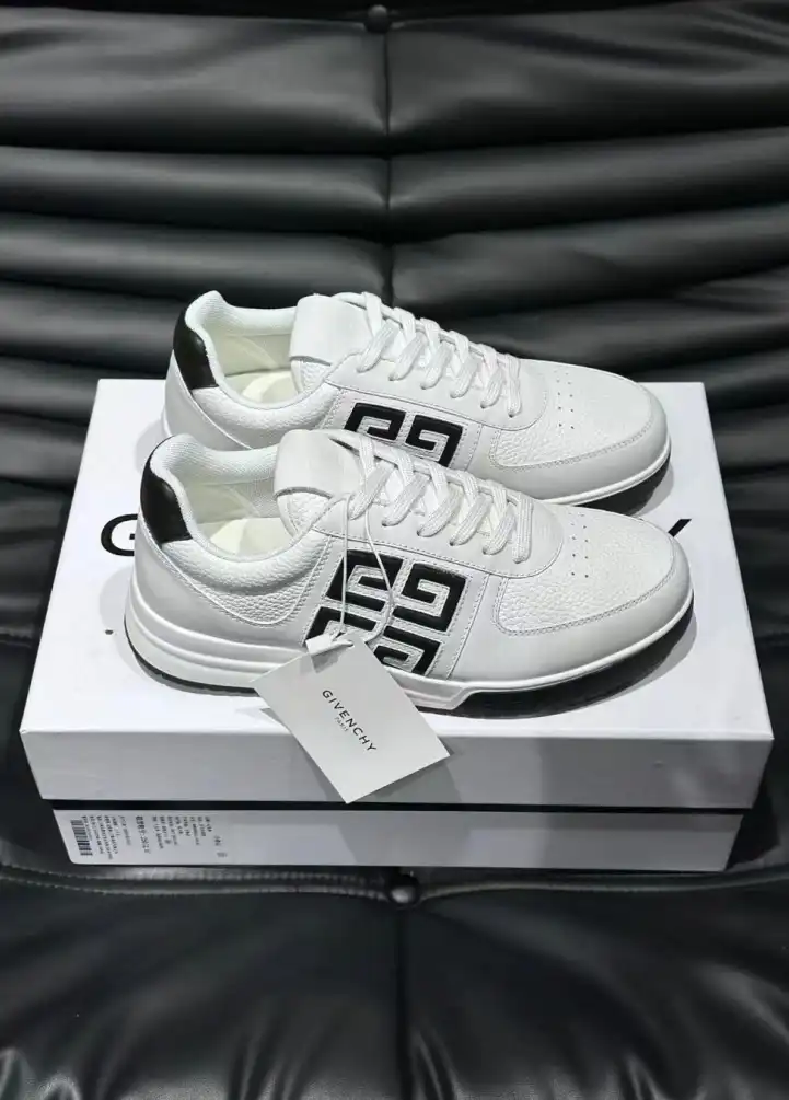 hype Givenchy Sneakers