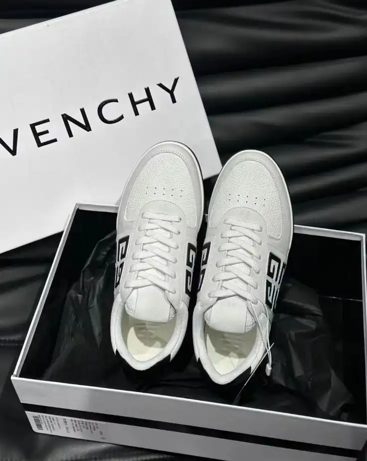 hype Givenchy Sneakers