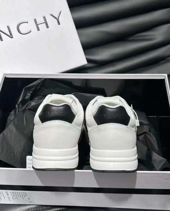 hype Givenchy Sneakers