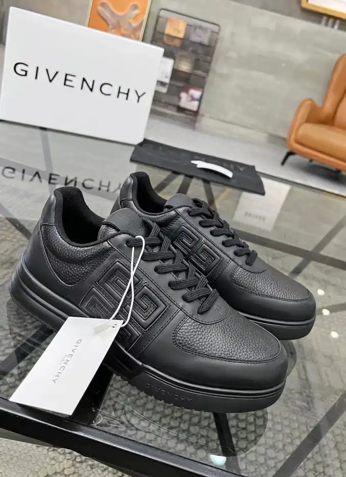 hype Givenchy Sneakers