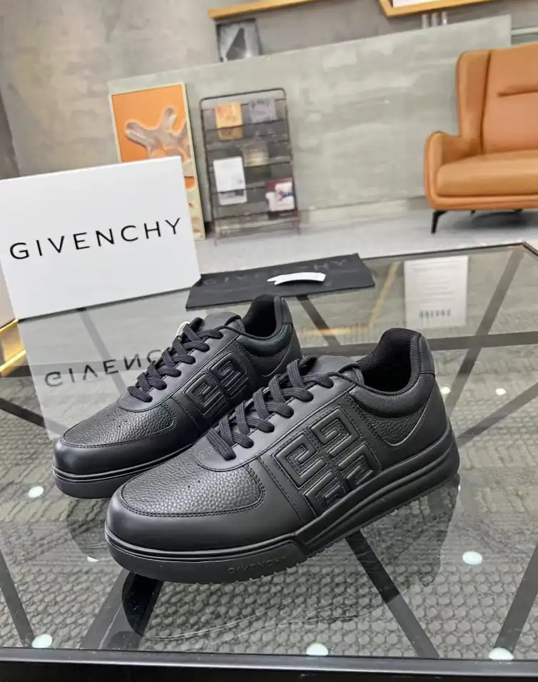 hype Givenchy Sneakers