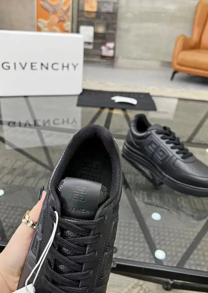 hype Givenchy Sneakers