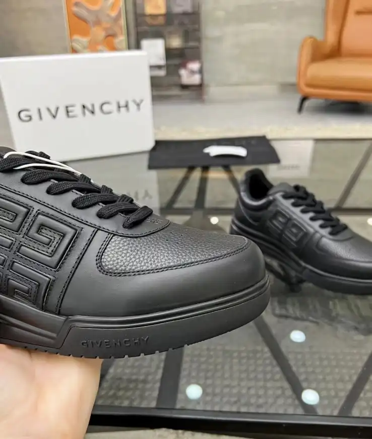 hype Givenchy Sneakers