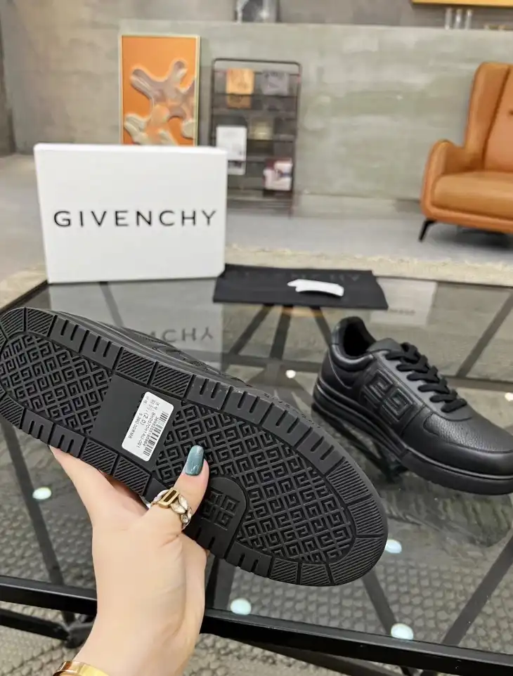 hype Givenchy Sneakers