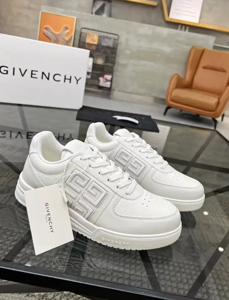 hype Givenchy Sneakers