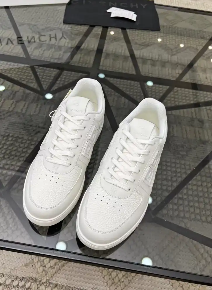 hype Givenchy Sneakers