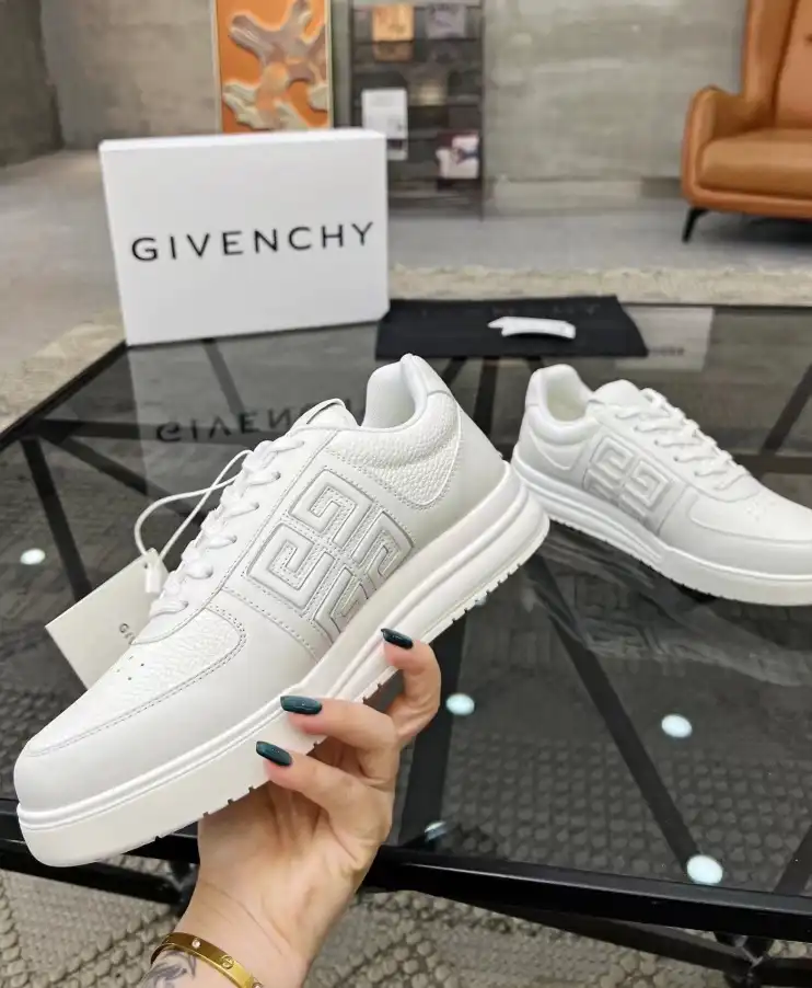 hype Givenchy Sneakers