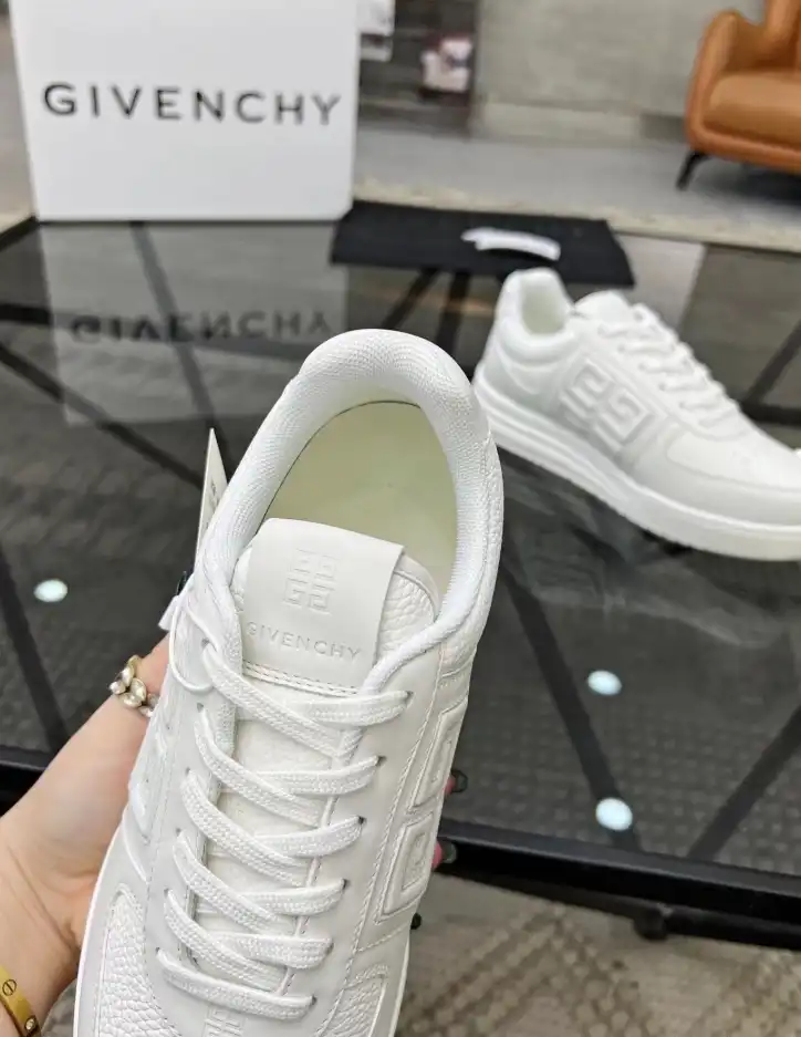 hype Givenchy Sneakers