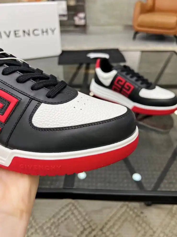 hype Givenchy Sneakers