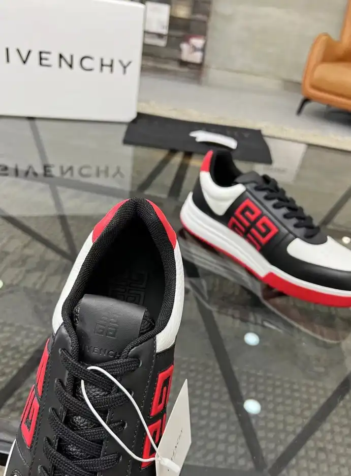 hype Givenchy Sneakers