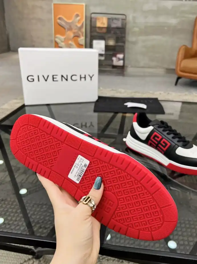 hype Givenchy Sneakers