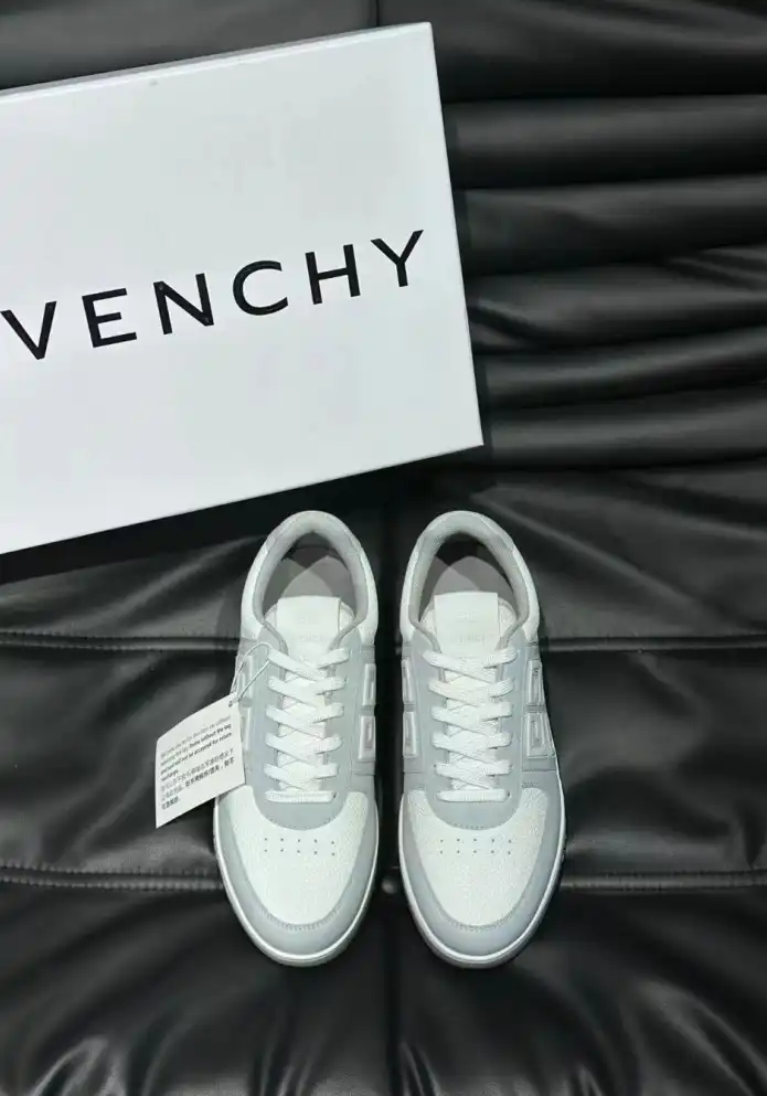 hype Givenchy Sneakers