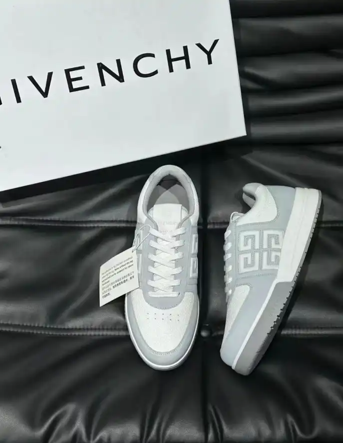 hype Givenchy Sneakers