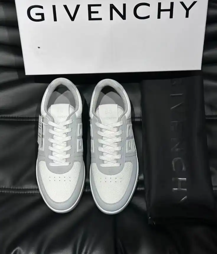 hype Givenchy Sneakers