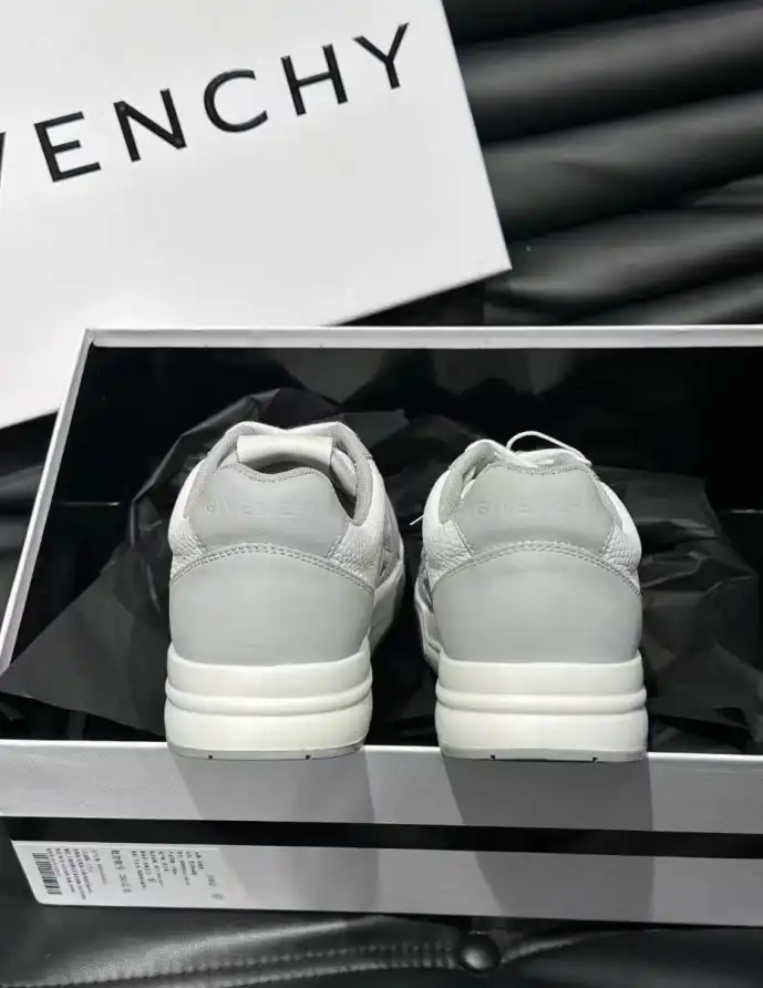 hype Givenchy Sneakers