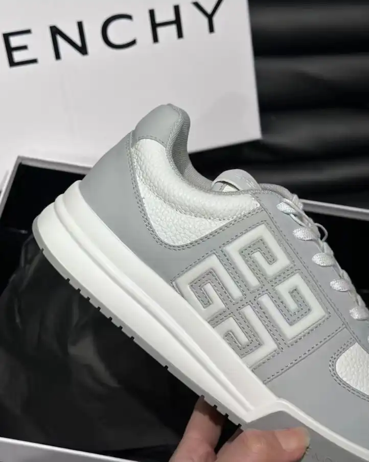 hype Givenchy Sneakers