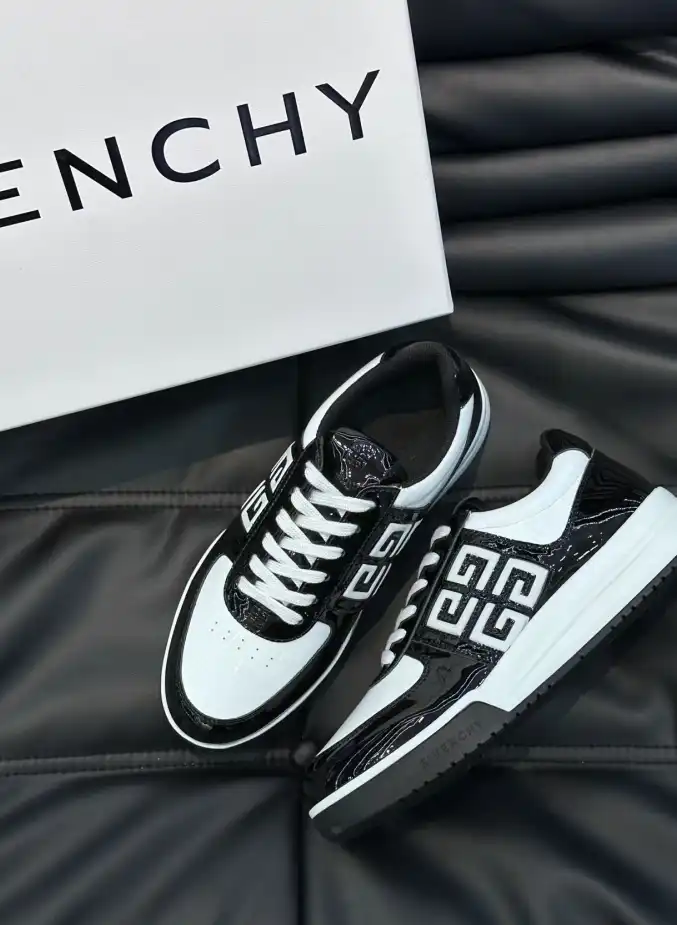 hype Givenchy Sneakers