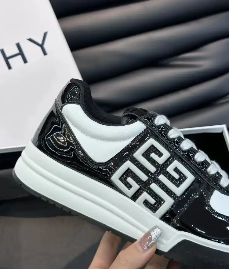 hype Givenchy Sneakers