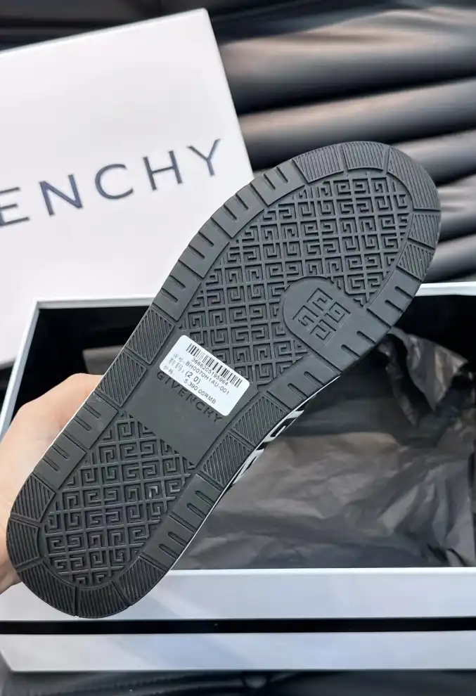 hype Givenchy Sneakers