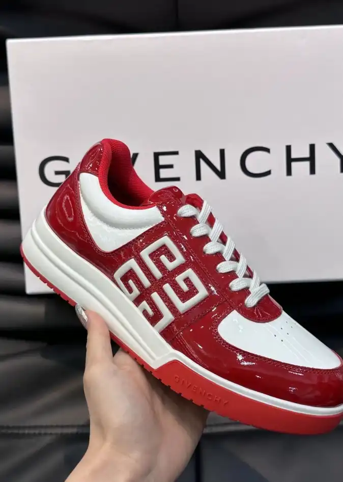 hype Givenchy Sneakers