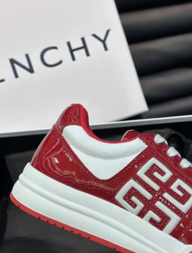 hype Givenchy Sneakers