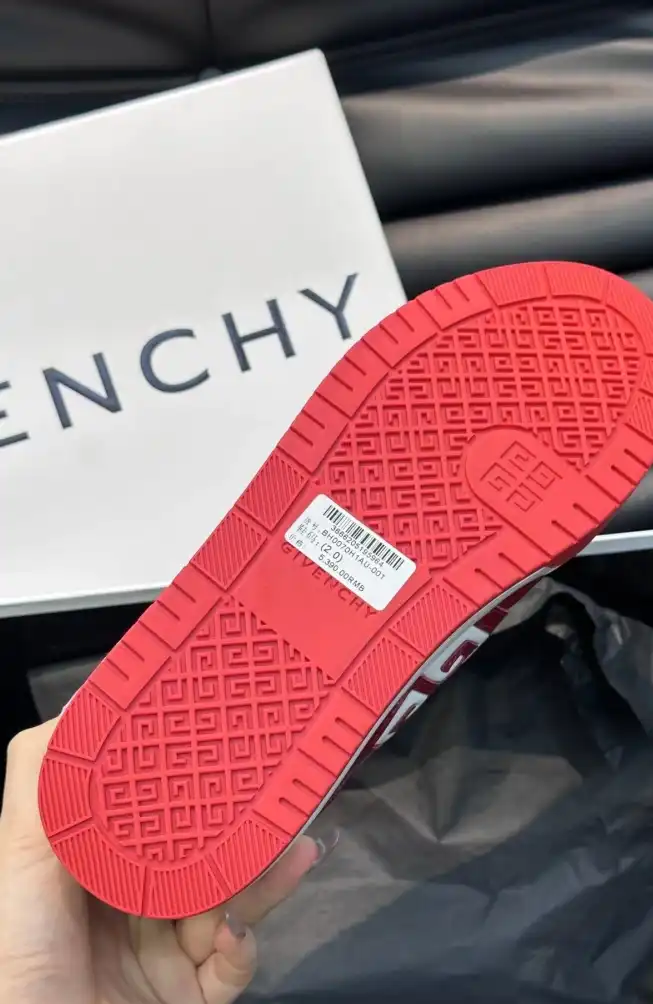 hype Givenchy Sneakers