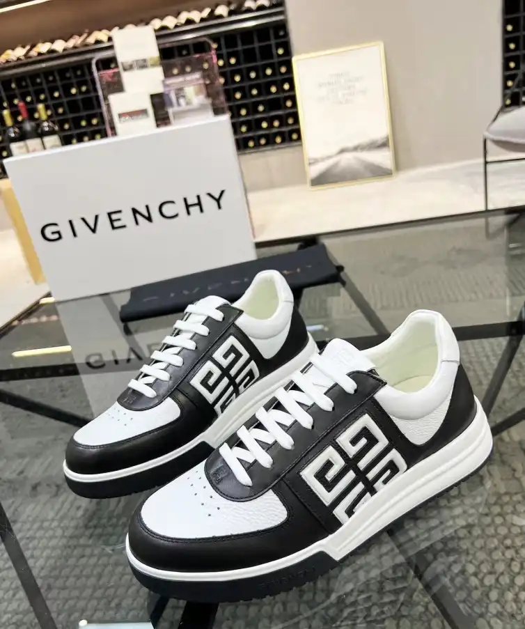 hype Givenchy Sneakers