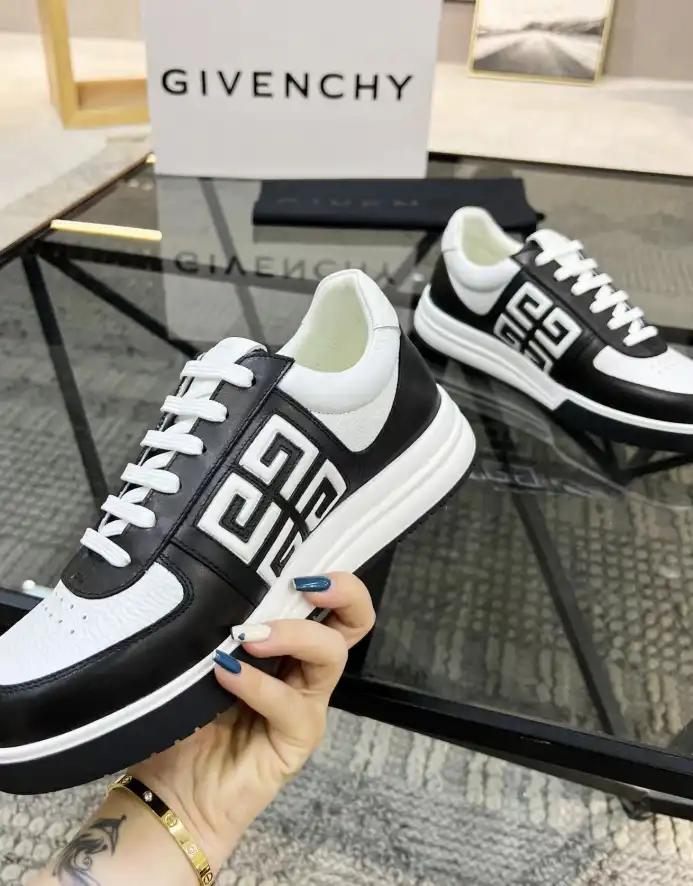 hype Givenchy Sneakers