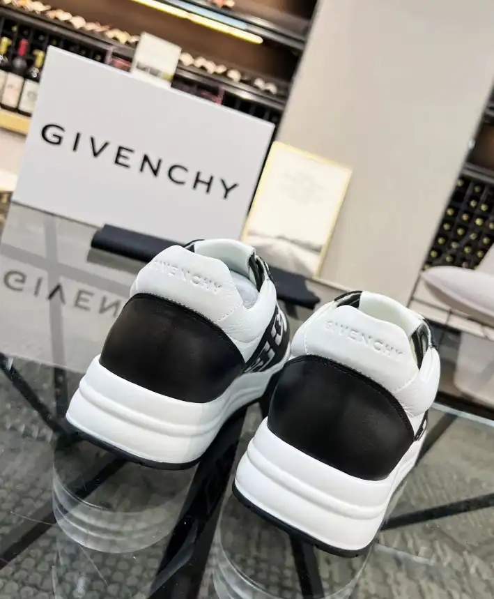 hype Givenchy Sneakers