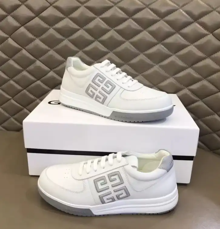 hype Givenchy Sneakers