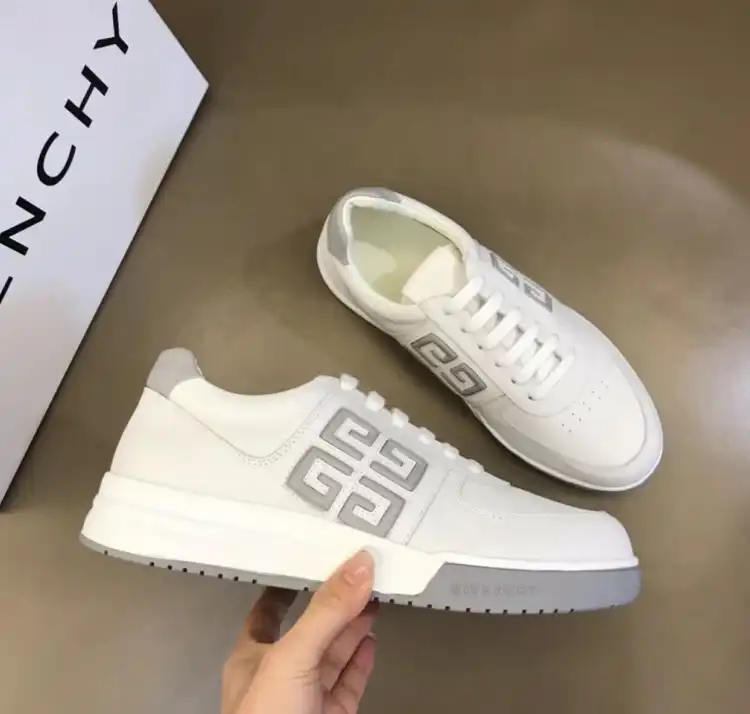 hype Givenchy Sneakers