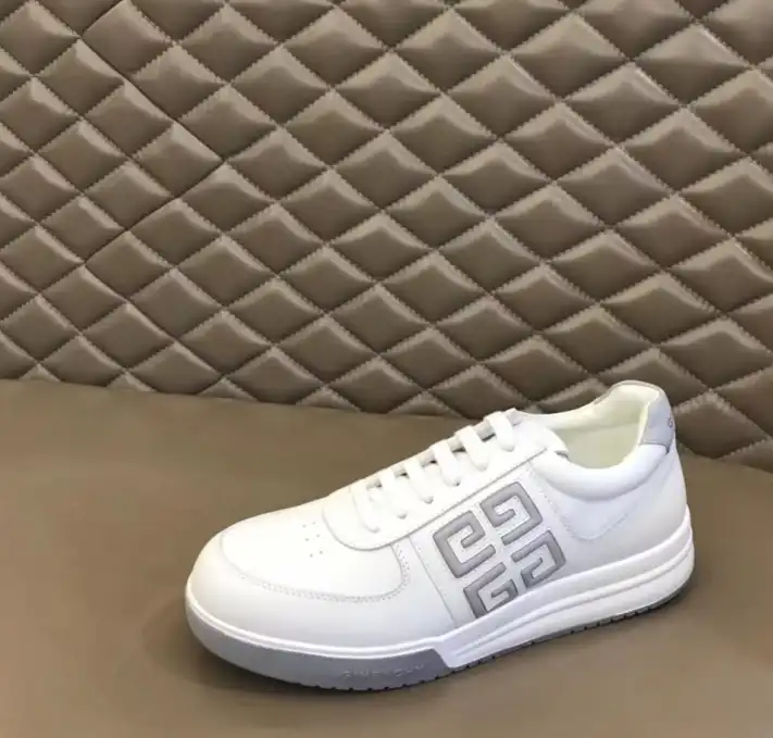 hype Givenchy Sneakers