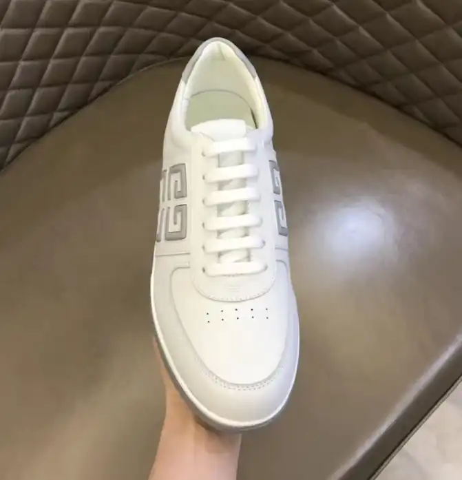 hype Givenchy Sneakers