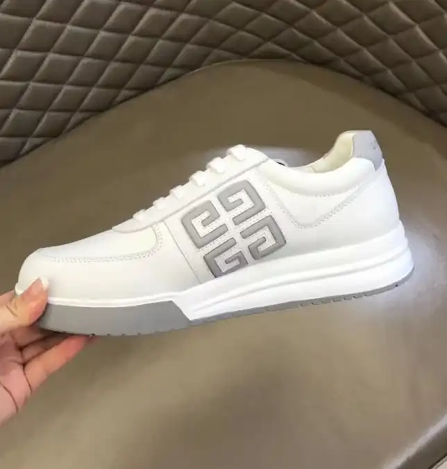 hype Givenchy Sneakers