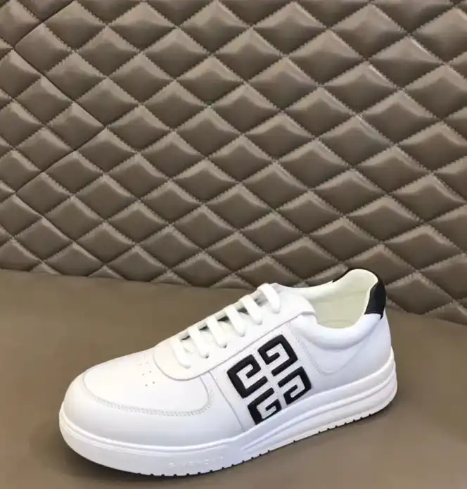 hype Givenchy Sneakers