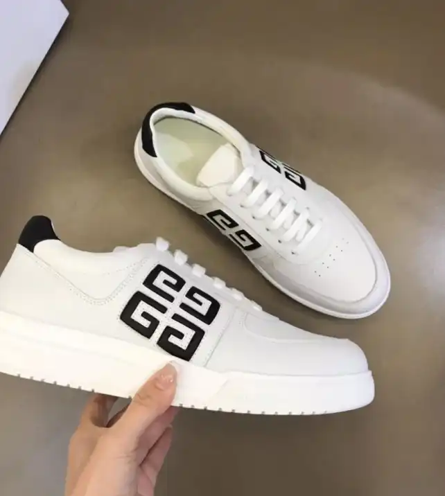 hype Givenchy Sneakers