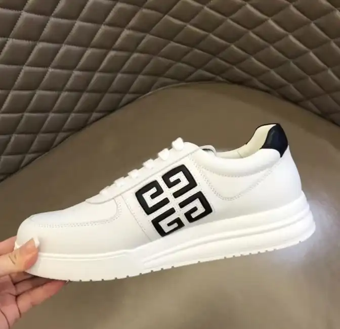 hype Givenchy Sneakers