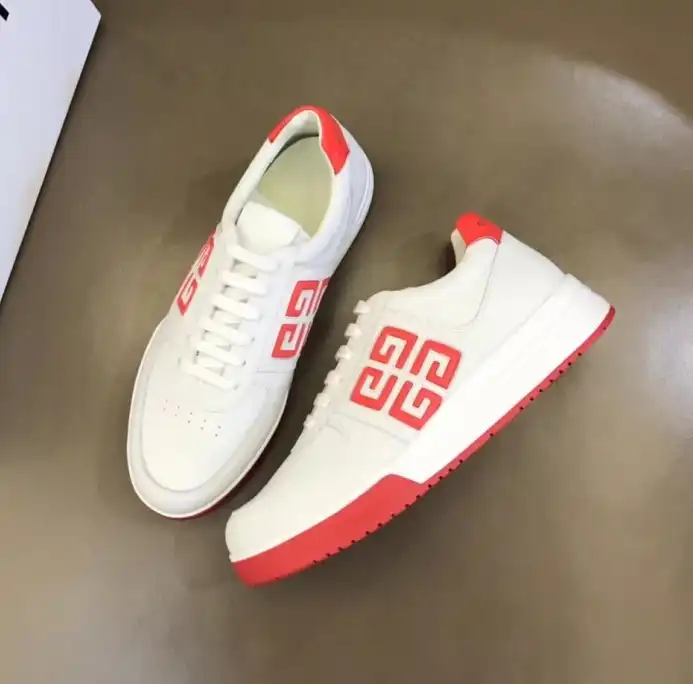 hype Givenchy Sneakers