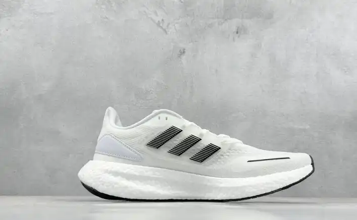 hype Adidas Sneakers