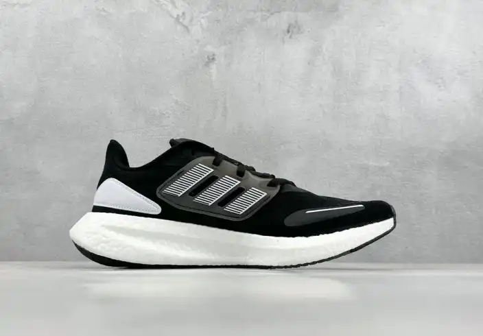 hype Adidas Sneakers