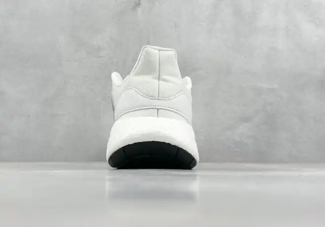 hype Adidas Sneakers