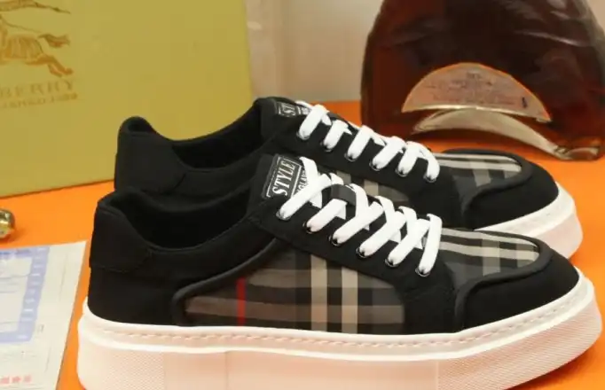 hype Burberry Sneakers