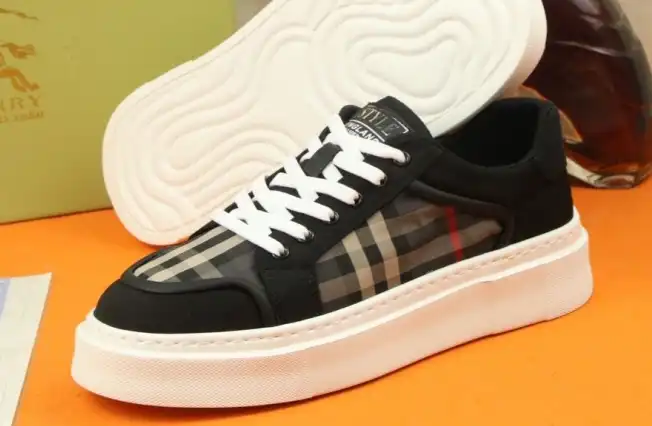 hype Burberry Sneakers